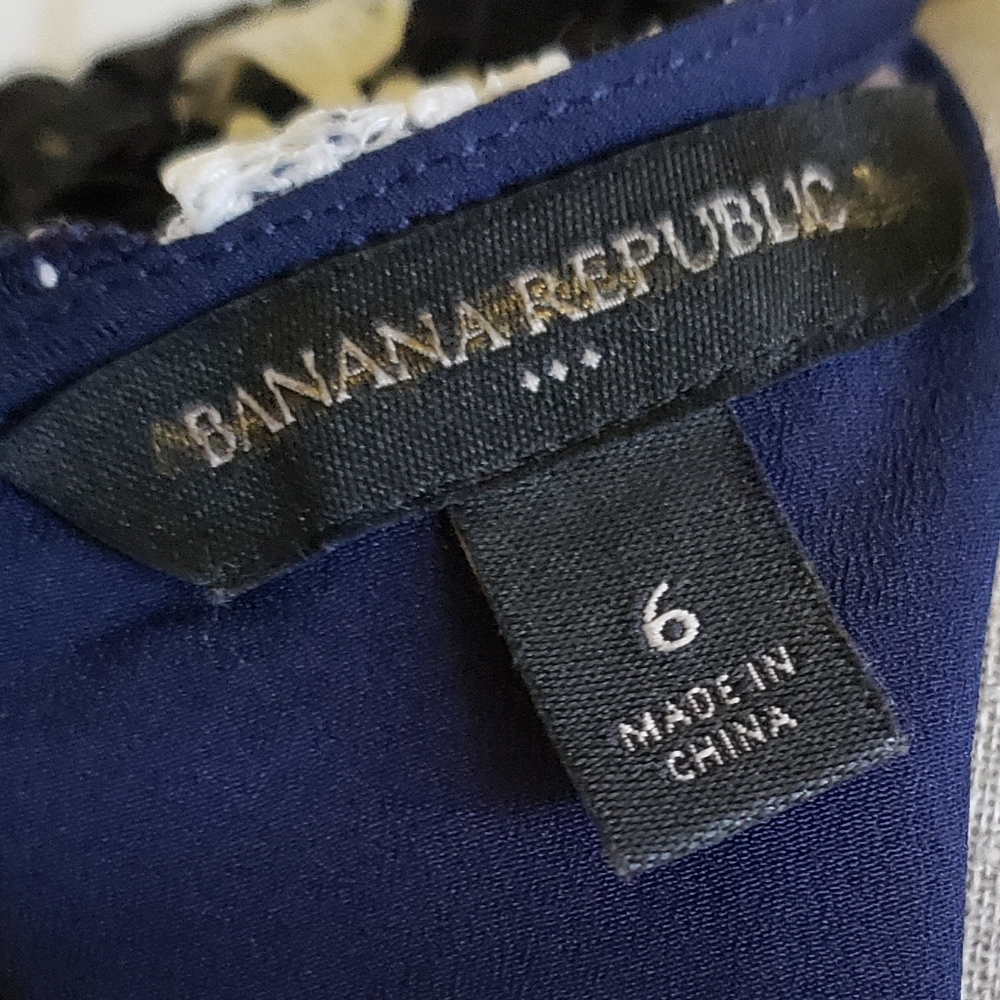 Banana Republic Lace Dress - Picture 4 of 4